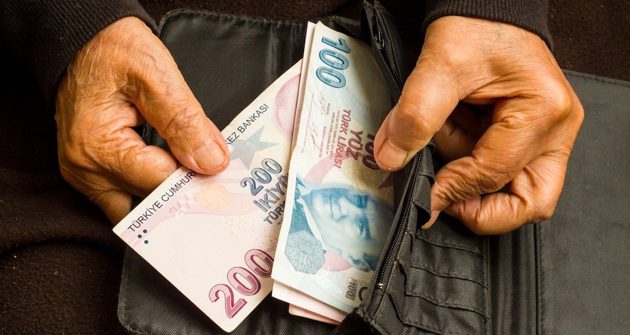 1 milyon tlsini bankaya yatiran ay sonunda sasiriyor kazanci asgari ucretten fazla ELT6p6hx.jpg