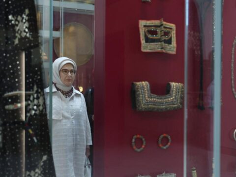 Emine Erdoğan, Umman’daki Ulusal Müze’yi ziyaret etti emine erdogan ummandaki ulusal muzeyi ziyaret etti vKxbTnSC.jpg