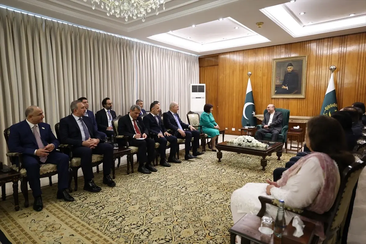 numan kurtulmus pakistan cumhurbaskani zerdari ile gorustu xJvxYqcf.jpg