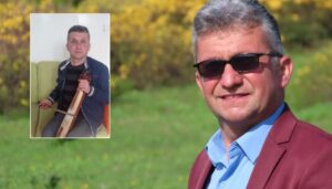 sanatcinin aci olumu sahnede sarki soylerken kalp krizi gecirdi X78KMFcN.jpg