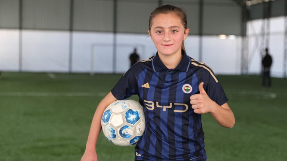 hakkarili sari firtina gulun hayali gercek oldu mezrasina hali saha yapildi Dh9cg4rJ.jpg