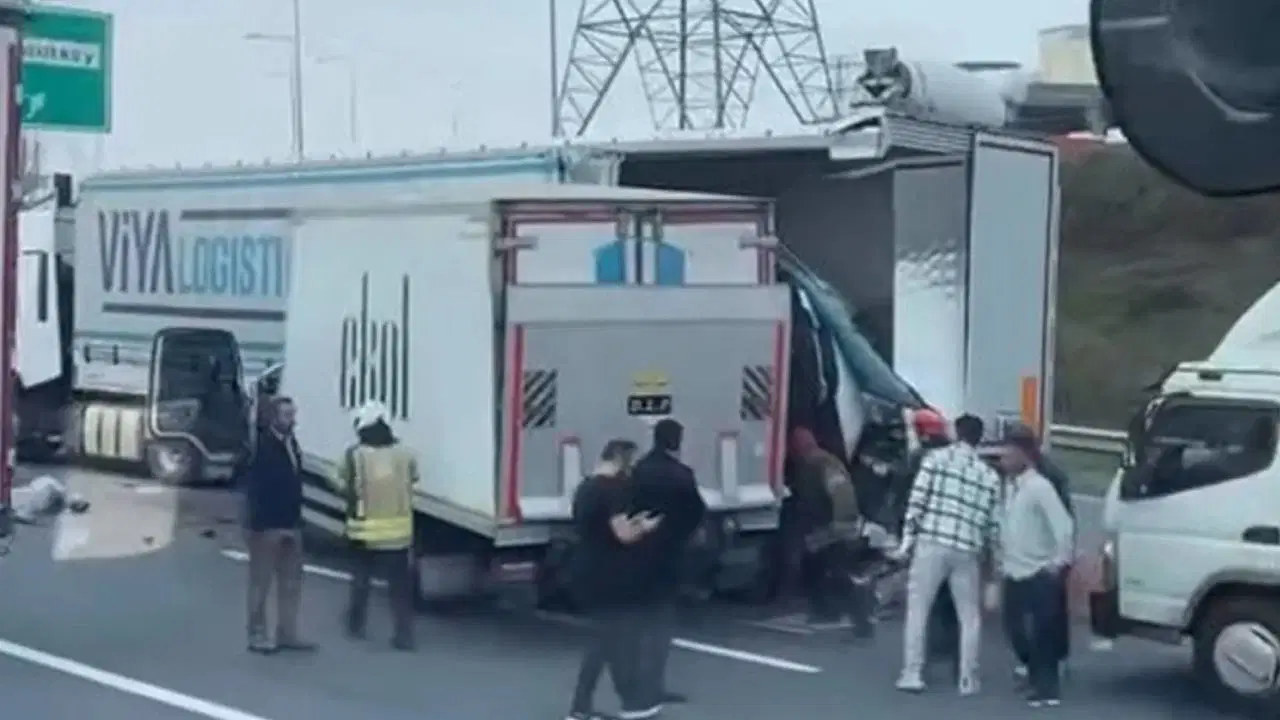 istanbulda korkunc kaza olu ve yaralilar var WAEJMg2Q.jpg