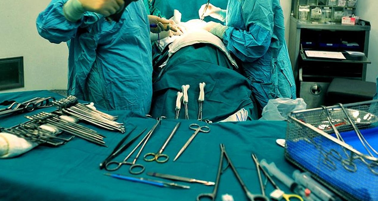 izmirdeki hastanede turuncu alarm ameliyatlar iptal etti c5RQRrmi.jpg