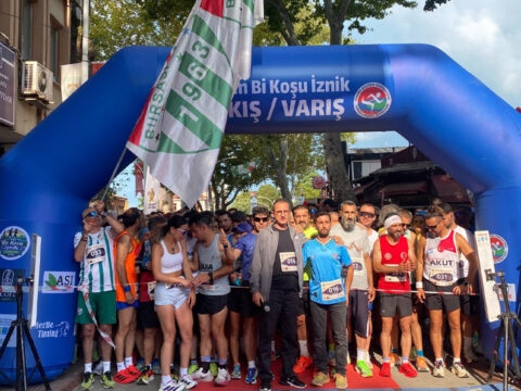 Iznikte kosu heyecani evden bir kosu 500den fazla sporcuyla basladi LDXtd1Qj